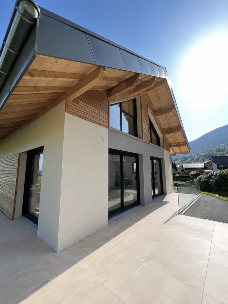 villa moderne ambiance chalet, construction neuve à saint Eustache, haute Savoie, par cezembre architecture